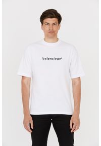 Balenciaga - BALENCIAGA Biały t-shirt z czarnym logo. Kolor: biały. Materiał: len