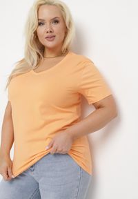Born2be - Pomarańczowy T-shirt z Trójkątnym Dekoltem z Elastycznej Bawełny Petunria. Kolekcja: plus size. Kolor: pomarańczowy. Materiał: bawełna. Długość rękawa: krótki rękaw. Długość: krótkie. Styl: klasyczny #2
