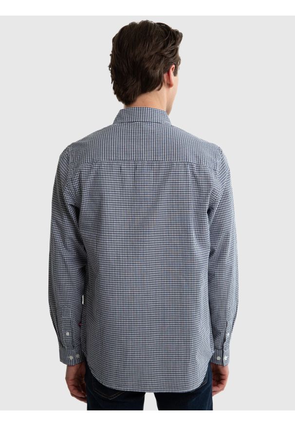 Big-Star - Koszula męska w drobną kratę granatowa Mersinino 403. Typ kołnierza: kołnierzyk klasyczny. Kolor: niebieski. Materiał: jeans, bawełna. Wzór: gładki. Styl: sportowy, klasyczny