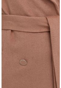 Guess Płaszcz wełniany kolor beżowy przejściowy. Okazja: na co dzień. Kolor: beżowy. Materiał: wełna. Styl: casual, klasyczny #3