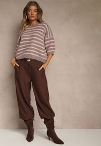 Renee - Brązowy Sweter z Wełną Ozdobiony Paskami i Bufiastymi Rękawami Rilesse. Okazja: na co dzień. Kolor: brązowy. Materiał: wełna. Wzór: aplikacja. Sezon: jesień. Styl: casual, elegancki #3