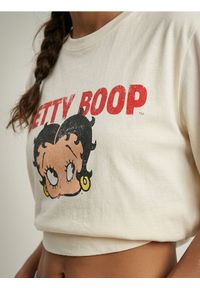 Sinsay - Bawełniana koszulka z nadrukiem Betty Boop - żółty. Kolor: żółty. Materiał: bawełna. Wzór: nadruk #1