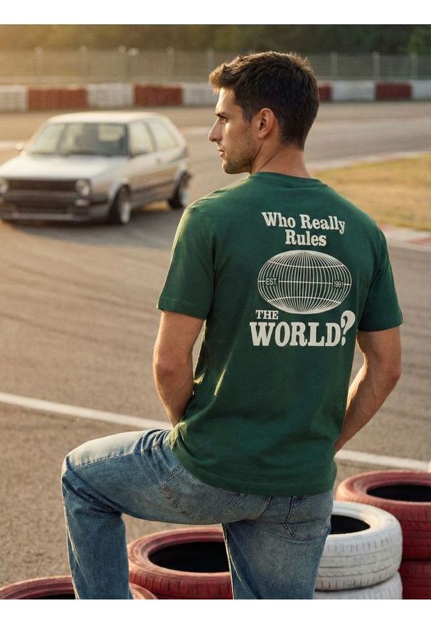 Sinsay - Bawełniana koszulka z nadrukiem na plecach - zielony. Kolor: zielony. Materiał: bawełna. Wzór: nadruk