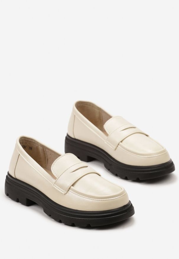 Born2be - Beżowe Mokasyny na Grubej Podeszwie z Minimalistycznym Paseczkiem Aiusawa. Okazja: na co dzień. Kolor: beżowy. Obcas: na obcasie. Styl: elegancki, casual. Wysokość obcasa: średni