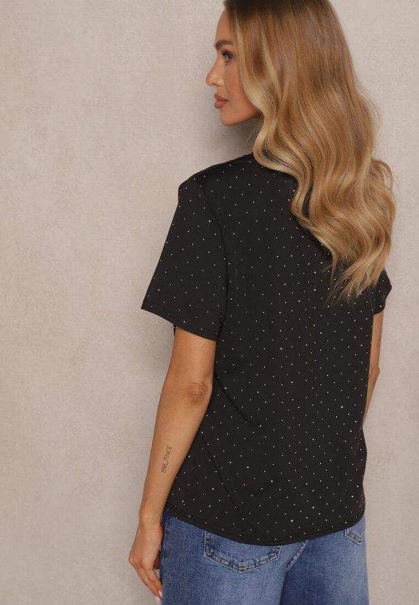 Renee - Czarny T-shirt z Wiskozą Ozdobiony Cyrkoniami Sanelisea. Okazja: na co dzień. Kolor: czarny. Materiał: wiskoza. Wzór: aplikacja. Sezon: lato, wiosna. Styl: casual