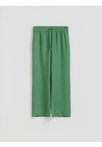 Reserved - Luźne spodnie z lnem - zielony. Kolor: zielony. Materiał: len