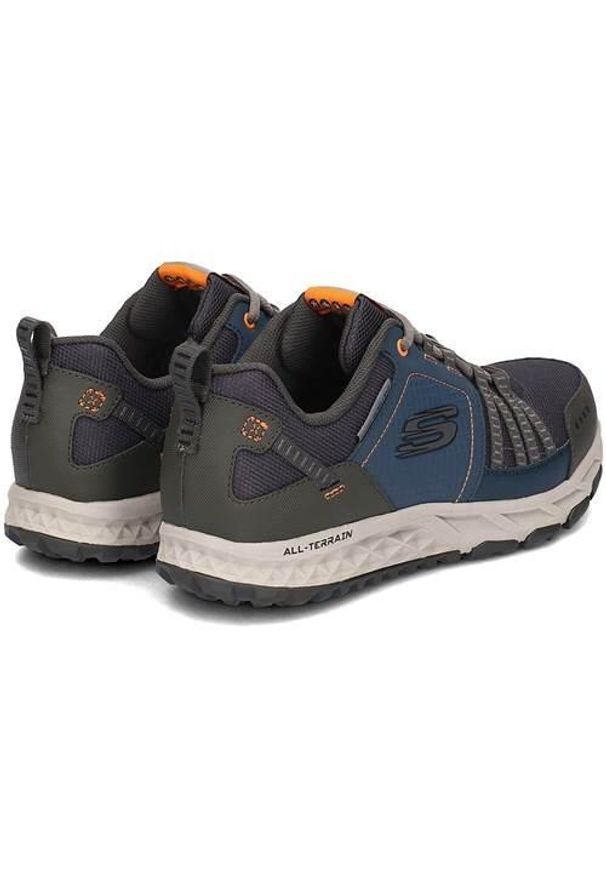 skechers - Buty do chodzenia męskie Skechers Escape Plan. Zapięcie: sznurówki. Kolor: szary, niebieski, wielokolorowy. Materiał: syntetyk, skóra, materiał. Szerokość cholewki: normalna. Model: Skechers Sport. Sport: turystyka piesza
