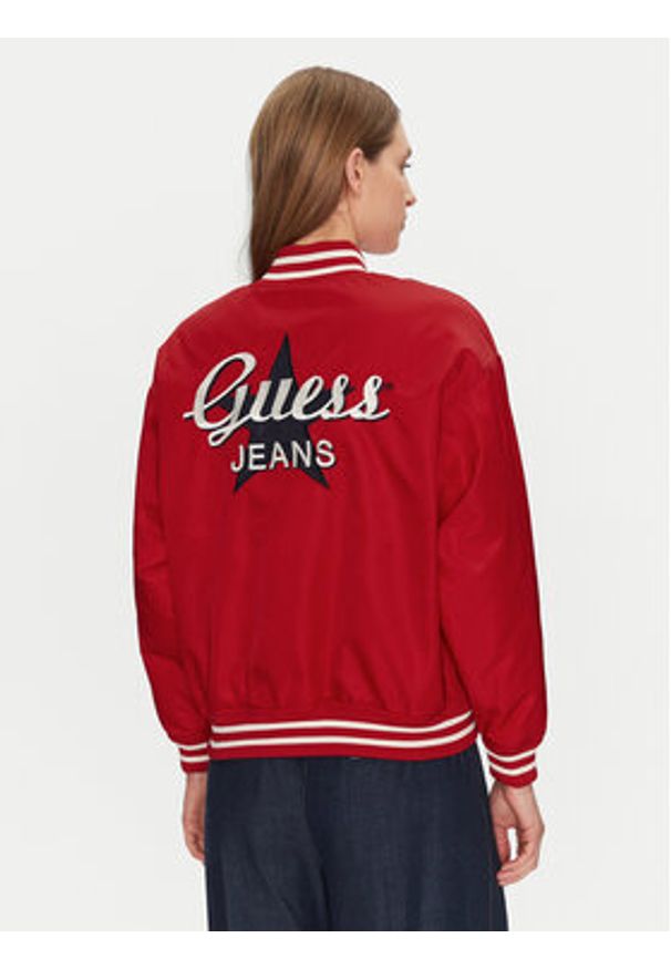 Guess Jeans Kurtka bomber W5RL43 WHAA2 Czerwony Regular Fit. Kolor: czerwony. Materiał: syntetyk