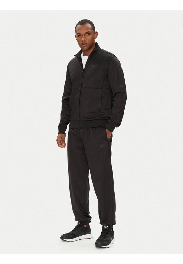 EA7 Emporio Armani Dres 7M000237 AF12449 UC001 Czarny Regular Fit. Kolor: czarny. Materiał: syntetyk
