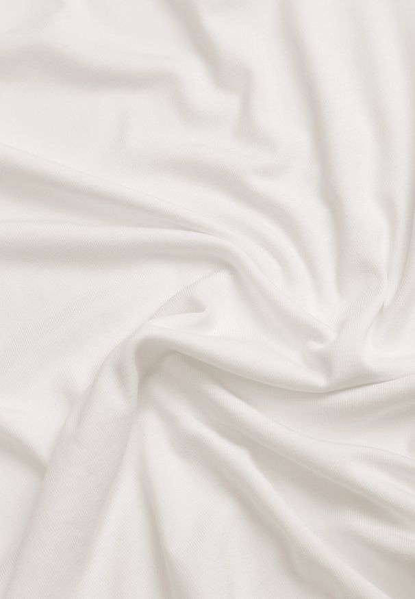 Born2be - Biała Asymetryczna Bluzka z Wiskozy z Metaliczną Ozdobą i Marszczeniem Orinlea. Okazja: na co dzień. Kolor: biały. Materiał: wiskoza. Długość: długie. Wzór: aplikacja. Styl: casual, elegancki