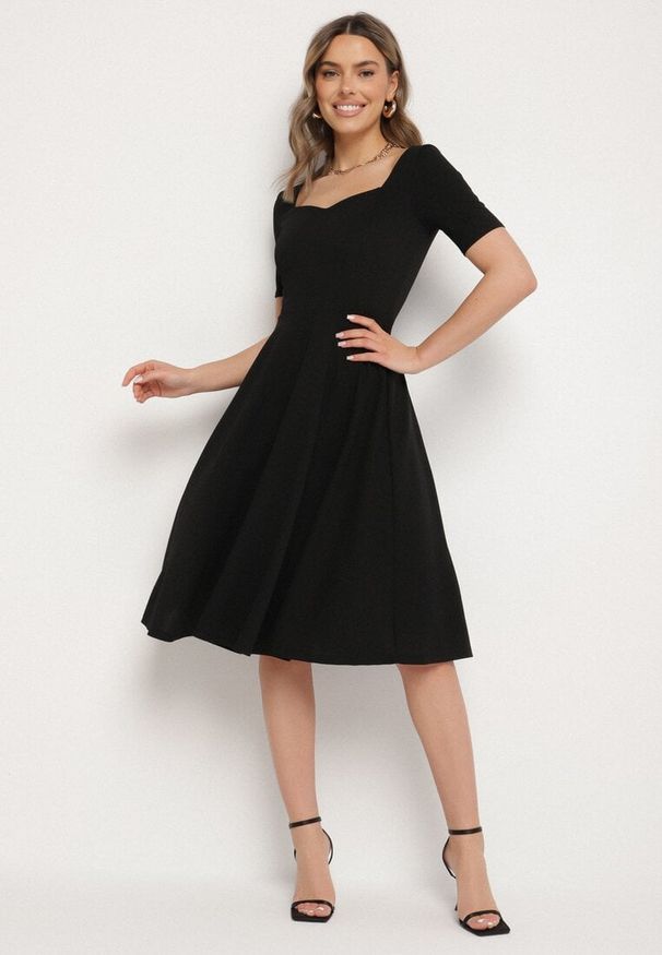 Born2be - Czarna Sukienka z Bufiastymi Rękawami Nerilune. Kolor: czarny. Styl: klasyczny, elegancki