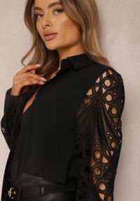 Renee - Czarna Koszula Apostoros. Okazja: do pracy, na spotkanie biznesowe, na co dzień. Typ kołnierza: kołnierzyk klasyczny. Kolor: czarny. Materiał: koronka, jeans. Styl: klasyczny, casual, biznesowy