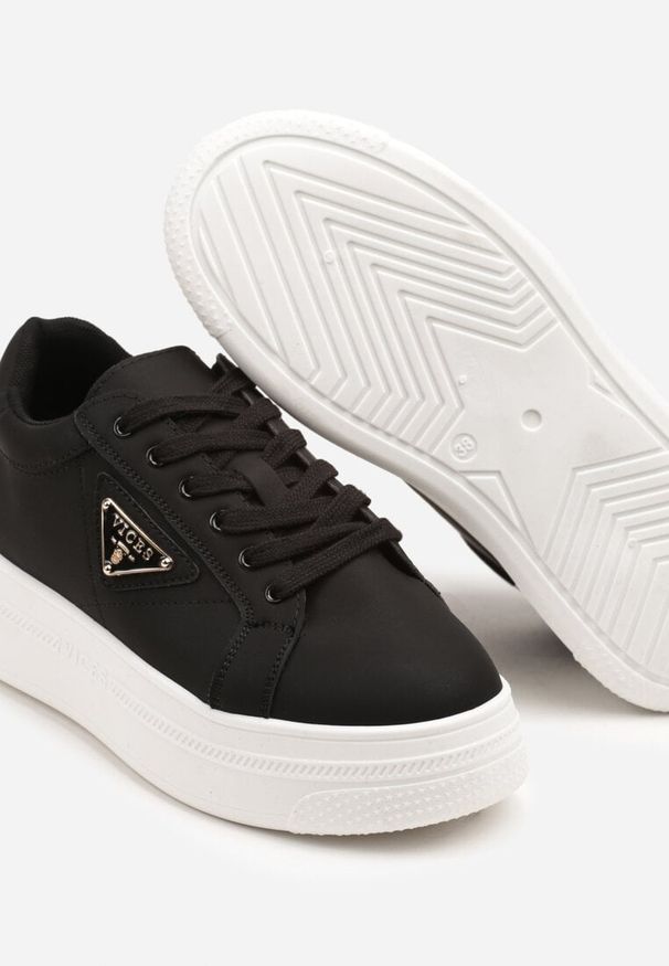 Born2be - Czarne Sneakersy Vices na Platformie z Ozdobną Aplikacją Aramiella. Okazja: na co dzień. Kolor: czarny. Materiał: jeans. Wzór: aplikacja. Obcas: na platformie