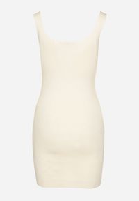 Born2be - Beżowa Dopasowana Sukienka ze Sznurowaniem przy Dekolcie Tilawena. Okazja: na co dzień. Kolor: beżowy. Typ sukienki: oversize. Styl: elegancki, casual #6