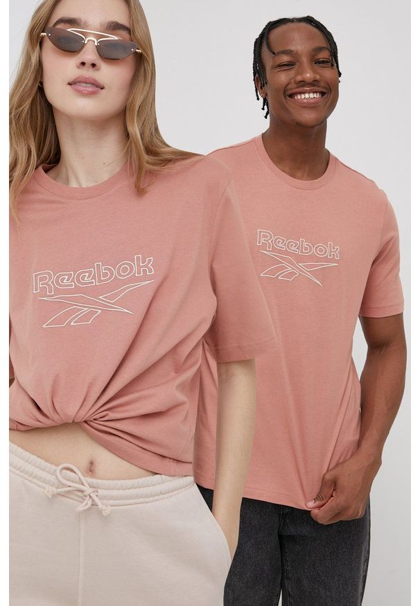 Reebok Classic T-shirt bawełniany kolor pomarańczowy z aplikacją. Okazja: na co dzień. Kolor: pomarańczowy. Materiał: bawełna. Wzór: aplikacja. Styl: casual