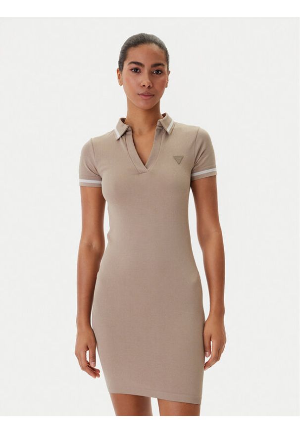 Guess Sukienka codzienna V6RK02 Z4692 Beżowy Slim Fit. Okazja: na co dzień. Kolor: beżowy. Materiał: syntetyk. Typ sukienki: proste. Styl: casual