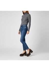 Półbuty damskie Karino, ze skóry naturalnej zamszowej z zabudowanym przodem i gładką cholewką fason wsuwany z zaokrąglonym noskiem, brązowe, 5996/015. Okazja: na spotkanie biznesowe. Kolor: brązowy. Materiał: zamsz, skóra. Szerokość cholewki: normalna. Wzór: gładki. Obcas: na platformie. Styl: biznesowy, retro #6