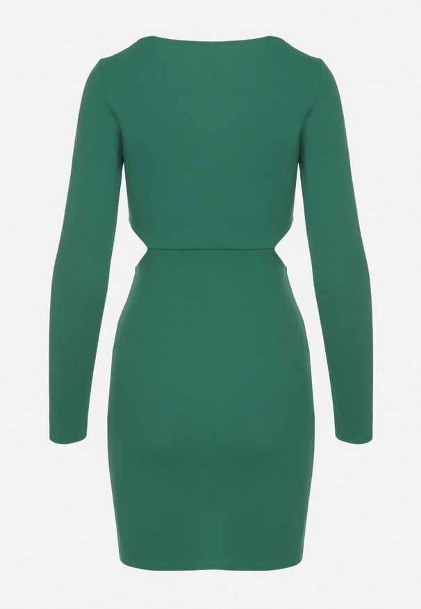 Born2be - Zielona Sukienka o Dopasowanym Kroju z Wycięciami w Talii Halassia. Okazja: na co dzień, na randkę. Typ kołnierza: dekolt w serek. Kolor: zielony. Długość rękawa: długi rękaw. Typ sukienki: dopasowane, proste. Styl: casual, elegancki