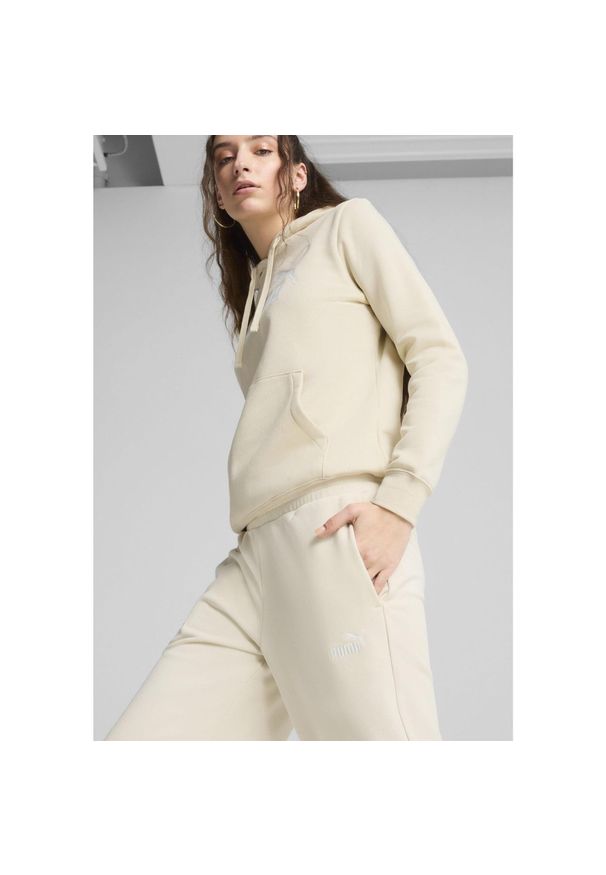 Puma - Damskie spodnie z prostymi nogawkami i małym logo No. 1 ESS Comfort PUMA. Kolor: biały. Wzór: haft