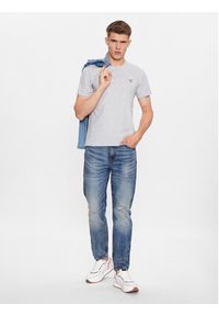 Guess T-Shirt U97M00 K6YW1 Szary Slim Fit. Kolor: szary. Materiał: bawełna #5