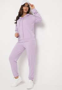 Born2be - Fioletowy Komplet Dresowy Bluza Kangurka z Kapturem i Spodnie Joggery Triasa. Kolor: fioletowy. Materiał: dresówka