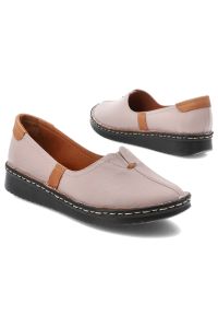 Półbuty damskie Artiker, naturalna skóra licowa z miękką cholewką wsuwaną konstrukcją, jasnobrązowe, 50C0342. Okazja: na spacer, na co dzień. Kolor: brązowy. Materiał: skóra. Szerokość cholewki: normalna. Styl: casual, elegancki #5