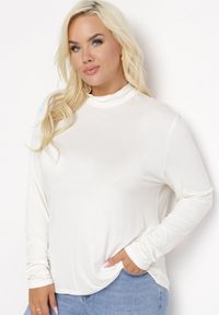 Born2be - Biały Golf Niinisto. Okazja: na co dzień. Typ kołnierza: golf. Kolekcja: plus size. Kolor: biały. Długość: długie. Wzór: jednolity. Materiał: jeans, skóra, dzianina. Długość rękawa: długi rękaw. Styl: casual, elegancki #3