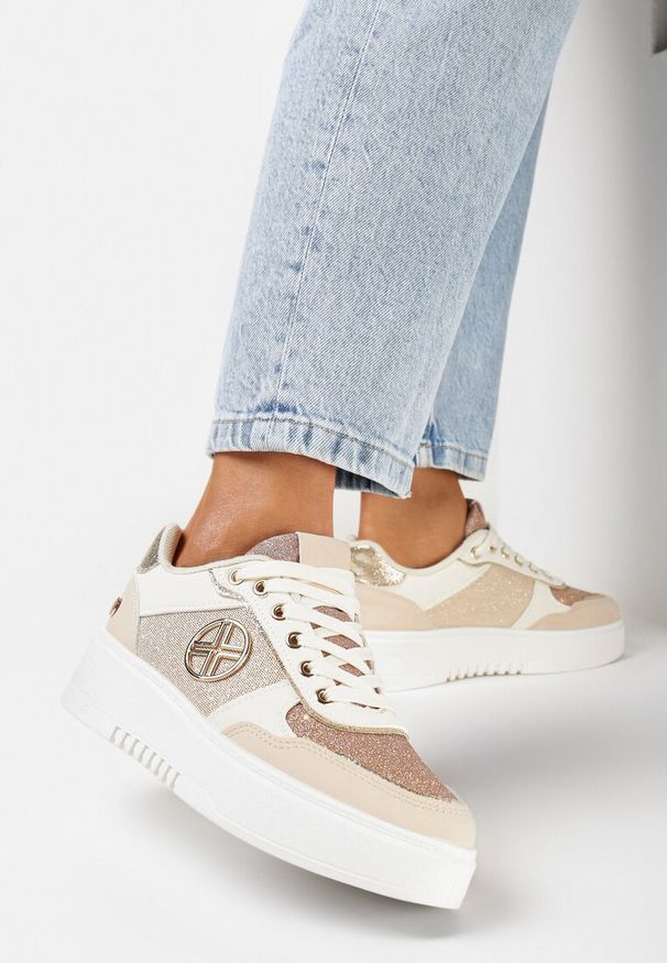 Born2be - Beżowe Sneakersy na Niskiej Platformie z Brokatem i Metalicznymi Wstawkami Winfrea. Kolor: beżowy. Obcas: na platformie. Sport: turystyka piesza
