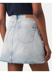 Tommy Jeans Spódnica jeansowa DW0DW22716 Błękitny Mom Fit. Kolor: niebieski. Materiał: bawełna #2