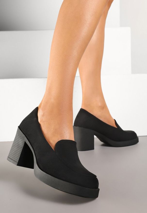Renee - Czarne Półbuty w Stylu Loafersów na Słupku ze Skórzaną Wkładką Taltewi. Okazja: na co dzień. Kolor: czarny. Materiał: skóra. Wzór: aplikacja. Obcas: na słupku. Styl: klasyczny, elegancki, casual. Wysokość obcasa: średni
