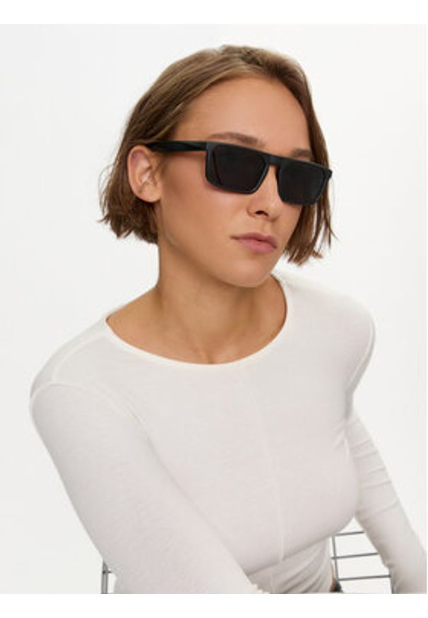 Nike Okulary przeciwsłoneczne DZ7374 Czarny. Kolor: czarny