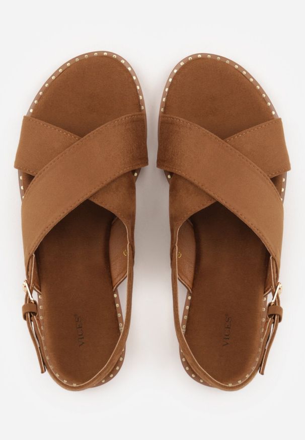 Born2be - Brązowe Sandały VICES z Paskami w Kształcie X z Imitacji Zamszu Laraida. Okazja: na co dzień. Zapięcie: pasek. Kolor: brązowy. Materiał: zamsz. Wzór: paski. Sezon: lato. Styl: casual, elegancki