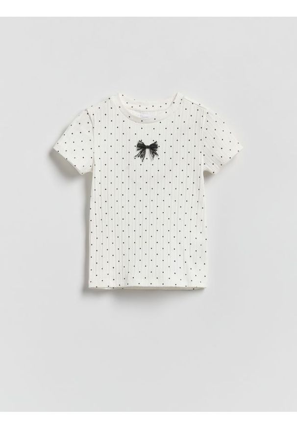 Reserved - T-shirt w kropki - złamana biel. Materiał: bawełna. Wzór: kropki