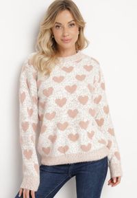 Born2be - Różowo-Beżowy Sweter z Wełną o Prostym Kroju Zdobiony Wzorem w Serca Zenina. Kolor: różowy. Materiał: wełna. Wzór: aplikacja. Sezon: zima #5