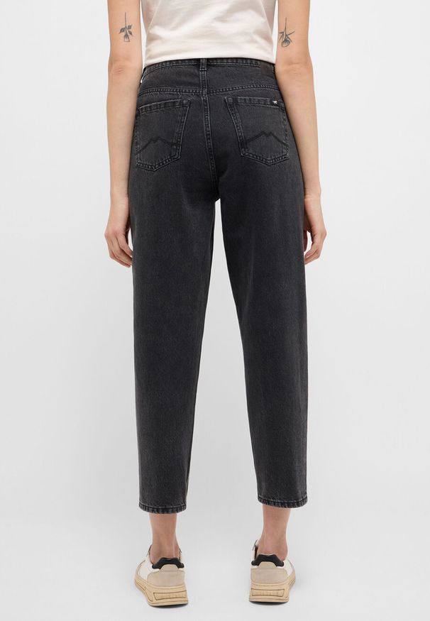 Mustang - MUSTANG CHARLOTTE TAPERED DAMSKIE SPODNIE JEANSOWE JEANSY DŻINSY DENIM BLACK 1015572 4000 841. Materiał: denim, jeans