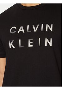 Calvin Klein T-Shirt K10K114156 Czarny Regular Fit. Kolor: czarny. Materiał: bawełna #4