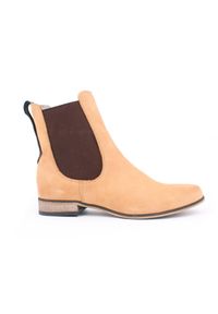 Zapato - nubukowe sztyblety na płaskim obcasie - skóra naturalna - model 480 - kolor camelowy (40). Okazja: na co dzień. Zapięcie: bez zapięcia. Materiał: skóra, nubuk. Wzór: nadruk, kolorowy. Sezon: wiosna, lato, jesień. Obcas: na obcasie. Styl: klasyczny, casual, elegancki. Wysokość obcasa: niski #1