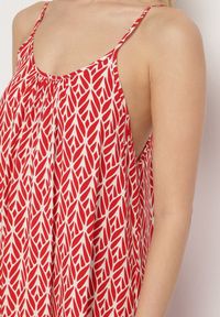 Born2be - Różowa Bawełniana Sukienka Rozkloszowana z Geometrycznym Wzorem Niladora. Okazja: na co dzień. Kolor: różowy. Materiał: bawełna. Długość rękawa: na ramiączkach. Wzór: geometria. Sezon: lato. Styl: casual #6