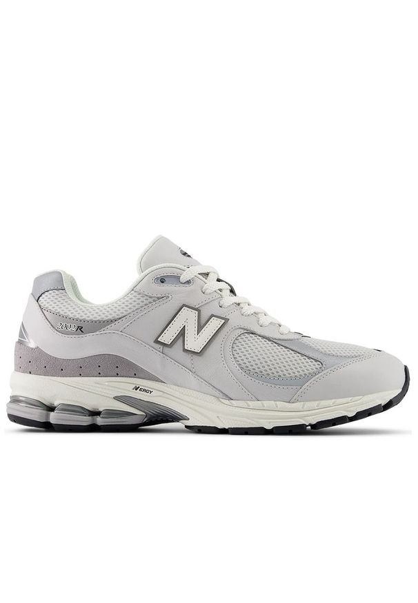 Buty New Balance M2002RPP - szare. Okazja: na co dzień. Kolor: szary. Materiał: zamsz, skóra, guma. Szerokość cholewki: normalna. Sport: bieganie