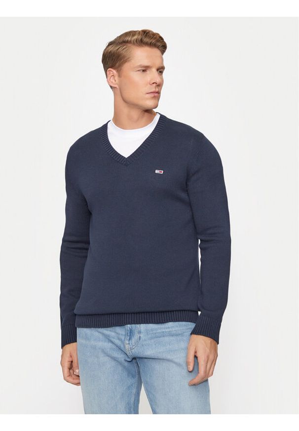 Tommy Jeans Sweter Essential DM0DM19429 Granatowy Slim Fit. Kolor: niebieski. Materiał: bawełna