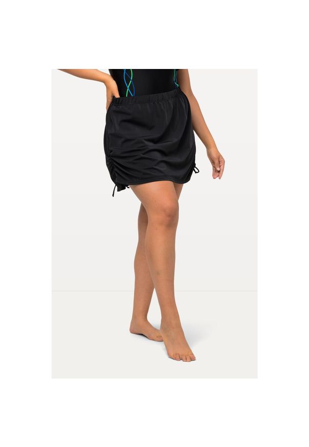 ULLA POPKEN - Damska Spódnica kąpielowa marszczenia po bokach gumka w pasie. Kolekcja: plus size. Kolor: czarny. Materiał: elastan, poliamid, materiał