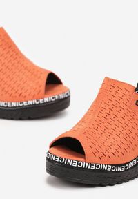 Born2be - Pomarańczowe Klapki na Koturnie z Szerokim Paskiem i Perforacją Givika. Kolor: pomarańczowy. Obcas: na koturnie #3