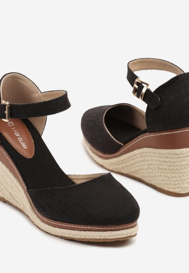 Renee - Czarne Sandały na Koturnie z Plecionką w Stylu Espadryli Alathria. Okazja: na co dzień. Zapięcie: sprzączka. Kolor: czarny. Sezon: lato. Obcas: na koturnie. Styl: casual, elegancki