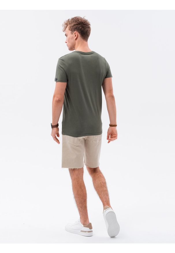 Ombre Clothing - T-shirt męski bawełniany BASIC S1369 - ciemnooliwkowy - XXL. Typ kołnierza: dekolt w serek. Kolor: oliwkowy. Materiał: bawełna. Długość: krótkie. Styl: klasyczny