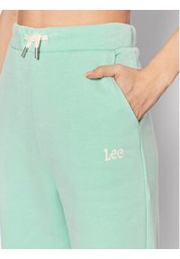 Lee Spodnie dresowe L32MLJ40 112320634 Zielony Relaxed Fit. Kolor: zielony. Materiał: bawełna