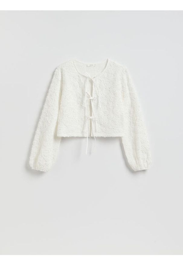 Reserved - Bluzka z wiązaniami - biały. Kolor: biały. Materiał: dzianina