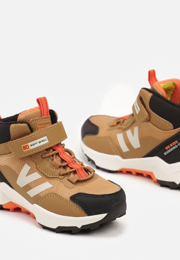 Born2be - Brązowe Botki Sportowe z Ociepleniem i Rzepem Ellarria. Okazja: na uczelnię. Zapięcie: rzepy. Kolor: brązowy. Materiał: jeans. Styl: sportowy