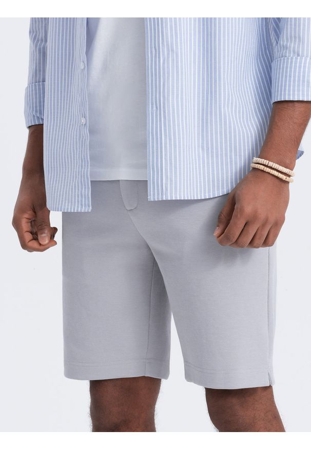 Ombre Clothing - Męskie szorty ze strukturalnej dzianiny SLIM FIT - jasnoszare V4 - Rozmiar: XXL. Okazja: na co dzień. Kolor: szary. Materiał: dzianina. Wzór: kwiaty. Styl: casual