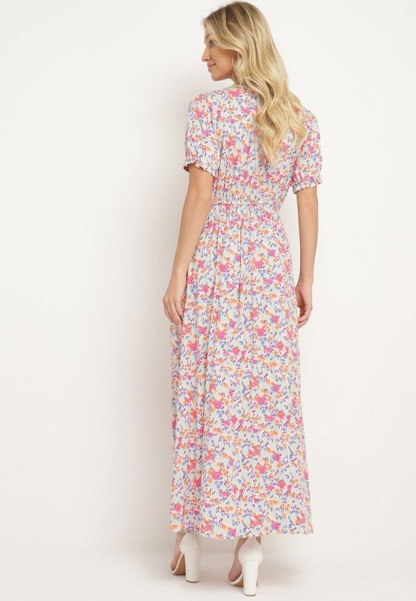 Born2be - Różowa Rozkloszowana Sukienka z Wiskozy z Gumką w Pasiei Rozcięciem na Nogę Missani. Kolor: różowy. Materiał: wiskoza. Długość rękawa: krótki rękaw. Typ sukienki: rozkloszowane