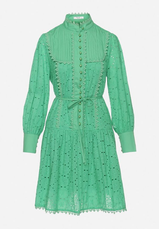 Born2be - Zielona Sukienka z Haftowanej Tkaniny ze Stójką i Perłowymi Guzikami Salino. Typ kołnierza: kołnierzyk stójkowy. Kolor: zielony. Materiał: tkanina. Wzór: haft. Styl: vintage. Długość: midi